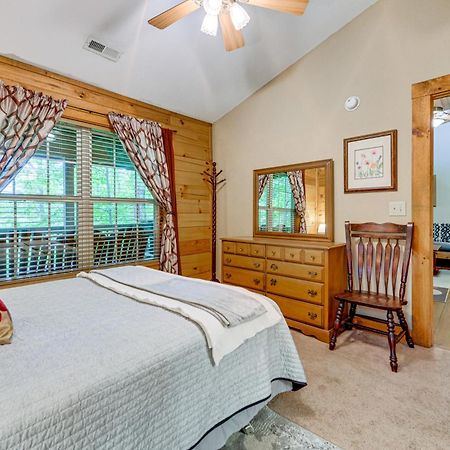 Serene Maggie Valley Retreat With Deck And Hot Tub! Bagian luar foto