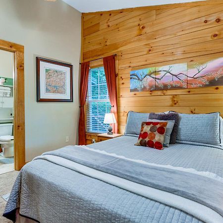 Serene Maggie Valley Retreat With Deck And Hot Tub! Bagian luar foto