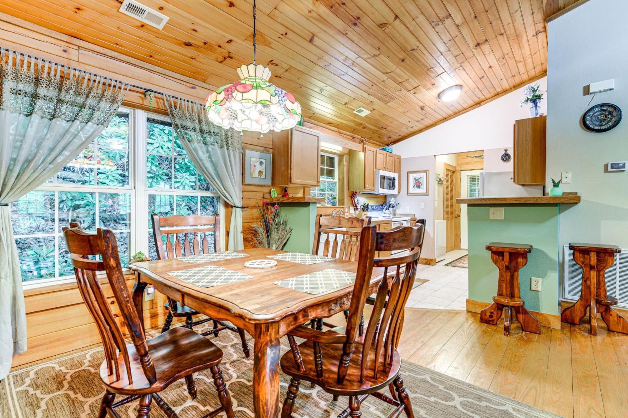Serene Maggie Valley Retreat With Deck And Hot Tub! Bagian luar foto